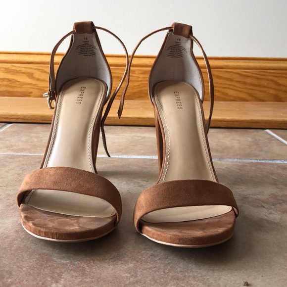 Brown Heels - Picture 3 of 4